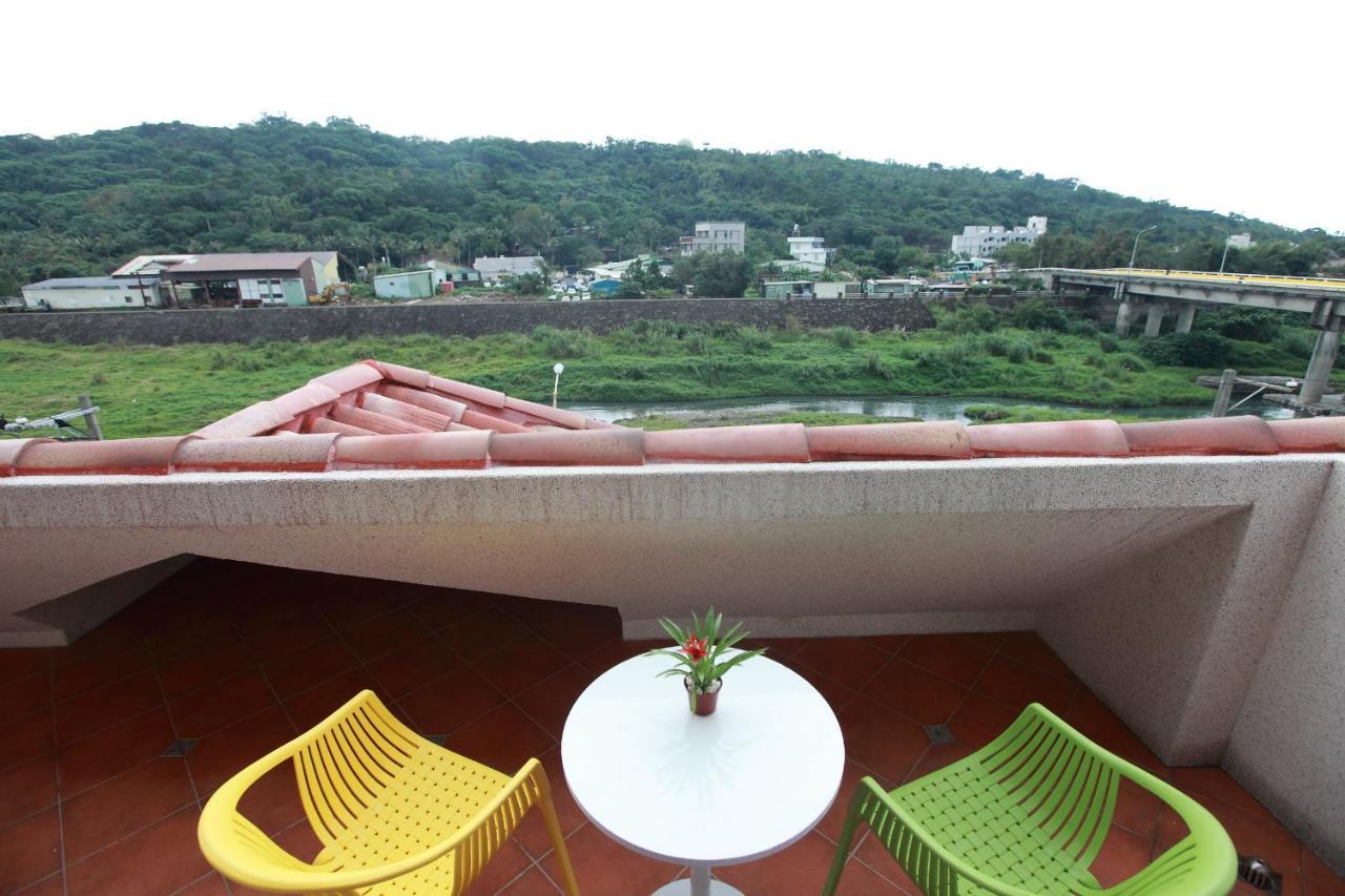 坡岸長堤民宿 Leveeside House Città di Hualien Esterno foto