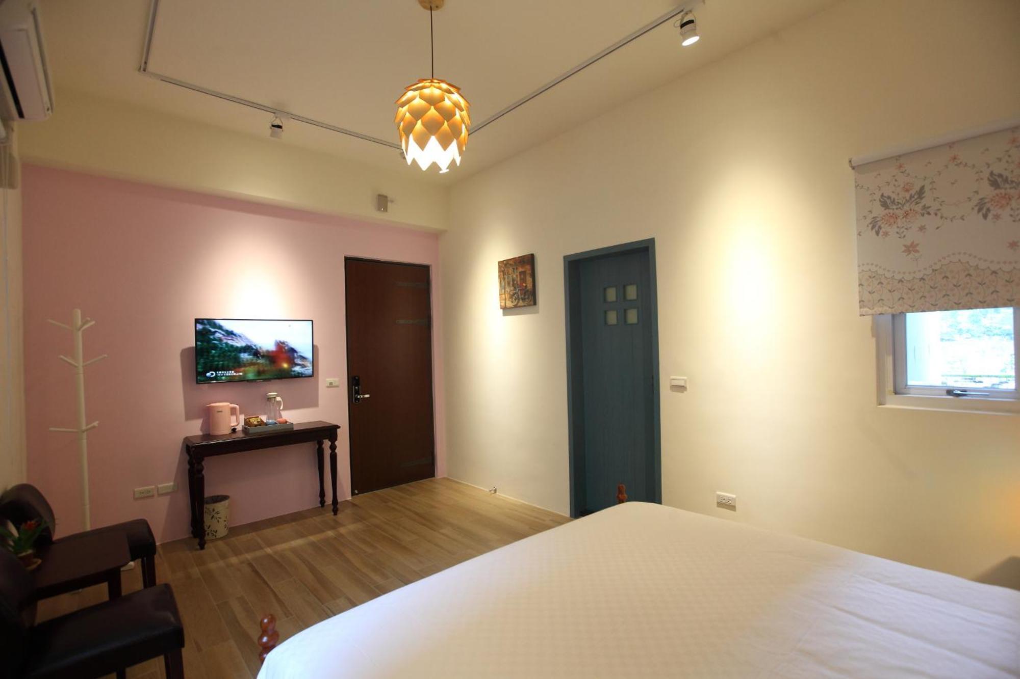 坡岸長堤民宿 Leveeside House Città di Hualien Esterno foto
